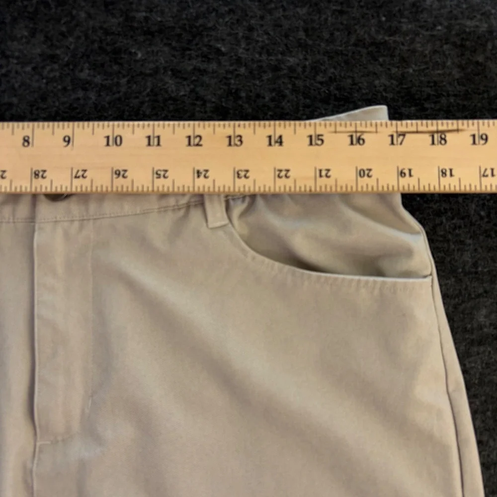 Adidas Golf Shorts Mens 34 Stone Gray Flat Front Performance Stretch Activewear